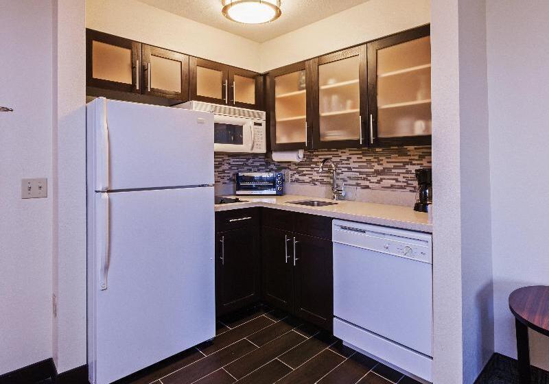 Люкс, Staybridge Suites Tulsa Woodland Hills, An Ihg