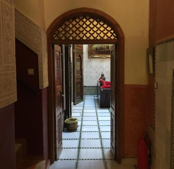 Номер Стандарт Адаптированный для Инвалидов, Riad Alkatib Meknès