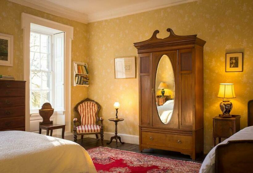 스탠다드 룸, Roundwood House
