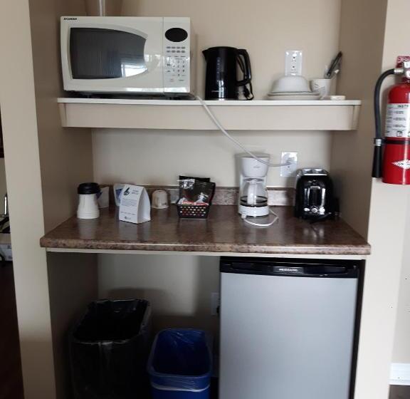 Номер Стандарт Вид на Озеро, Fair Isle Motel