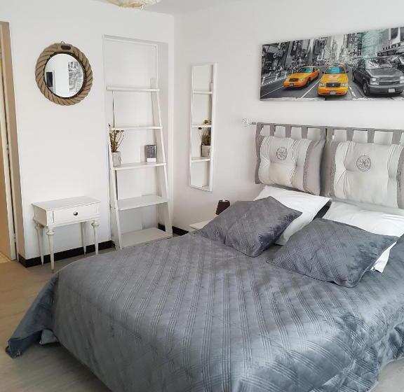Апартаменты 1 Спальня Вид на Море, Villa Face Mer