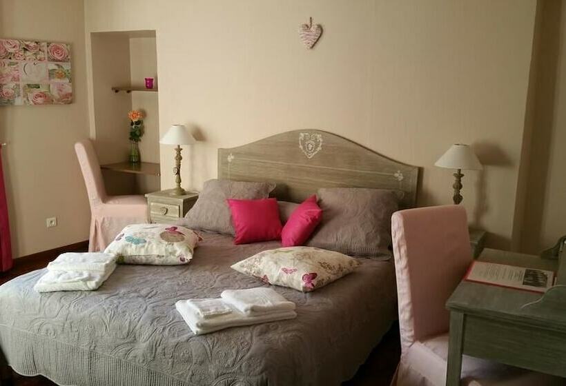 Romantic Room, Le Couvent De Nauviale