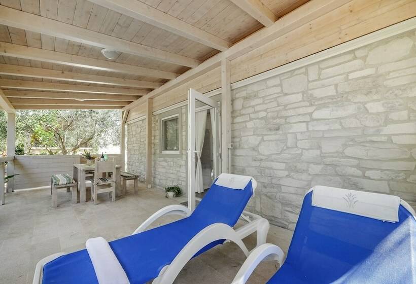 Дом 2 Спальни, Olive Garden Camp Resort