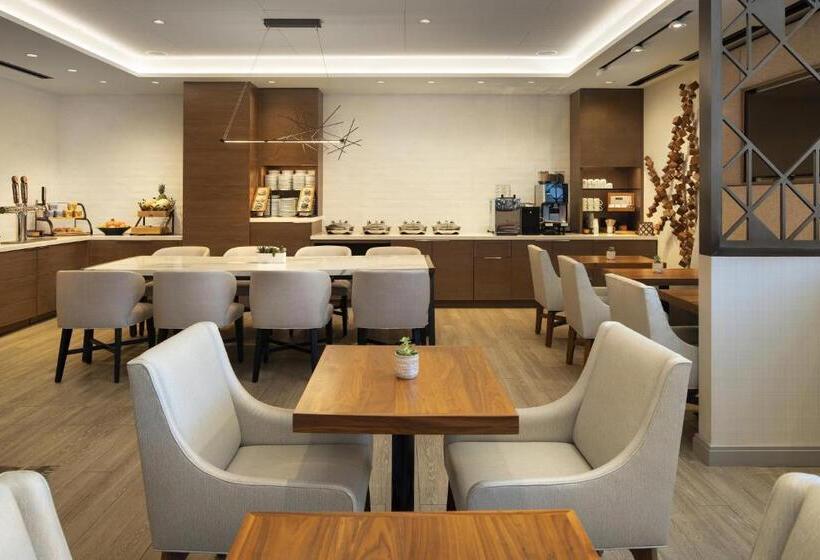 اتاق کلاب, Sheraton Grand Sacramento