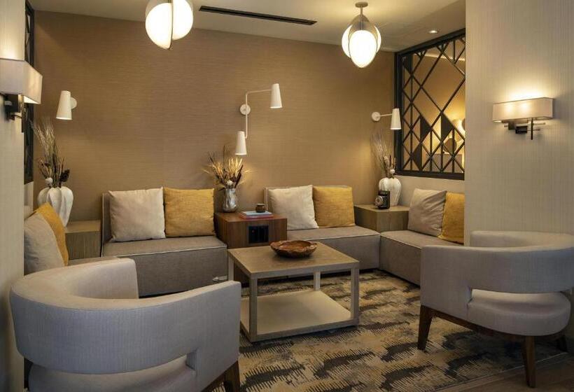 Номер Клуб Кровать Кинг, Sheraton Grand Sacramento