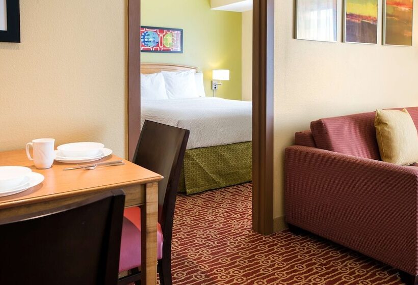 Люкс 2 Спальни, Sonesta Simply Suites Detroit Novi