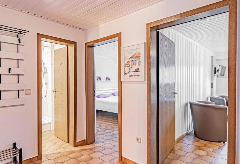 Апартаменты 1 Спальня, Johannishof Weincafe & Gastehaus