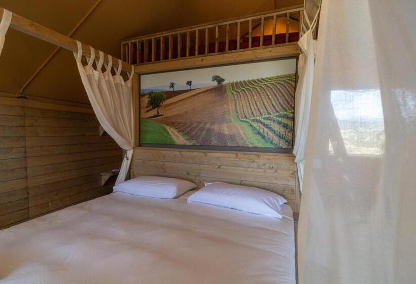 Standard Tent, Castello Di Serragiumenta