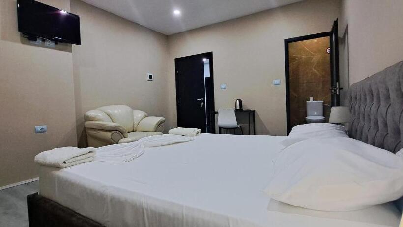 디럭스 룸, Citycenterhotel Shkoder
