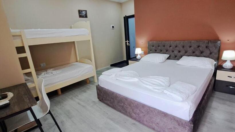 패밀리 룸 가든 전망, Citycenterhotel Shkoder