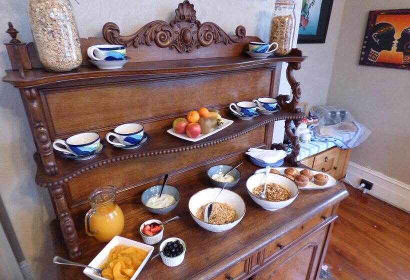 اتاق استاندارد, Sahara Guest House