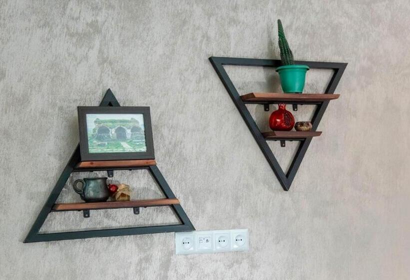 سوییت خانوادگی, V&v