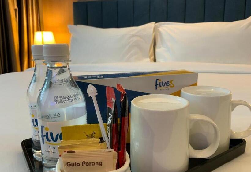 Номер Deluxe Кровать Кинг, Fives Hotel Johor Bahru City Centre