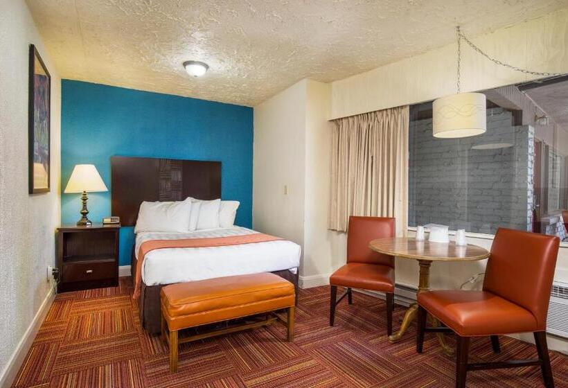 带2个双人床的标准工作室, Aiken S Lodge
