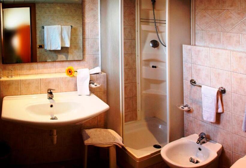 Номер Стандарт Трехместный, Joli Park Hotel   Caroli Hotels