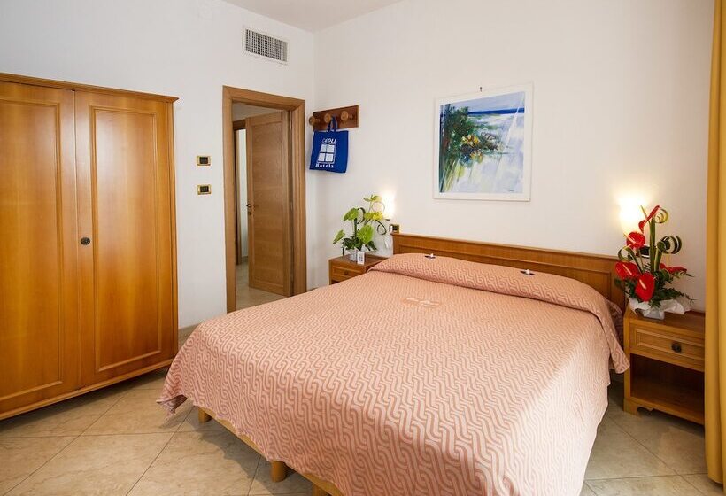 Номер Стандарт Трехместный, Joli Park Hotel   Caroli Hotels