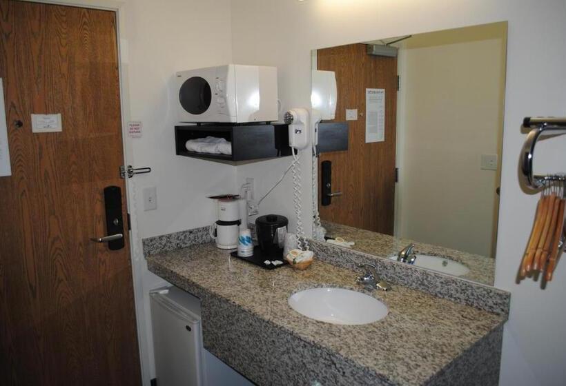Стандартный Номер Кровать Кинг, Travelodge By Wyndham Milford
