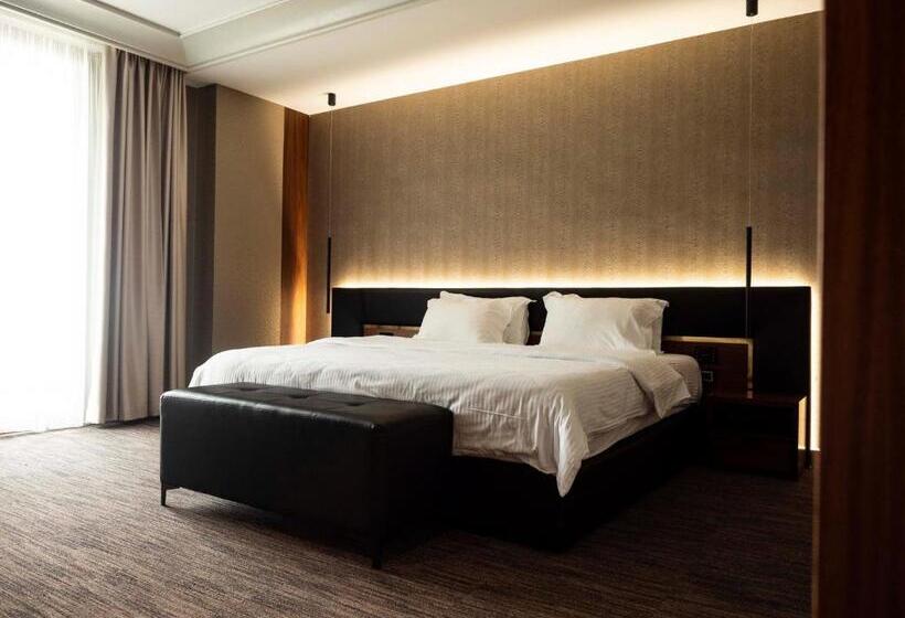 이그제큐티브 스위트, Select Hill Resort