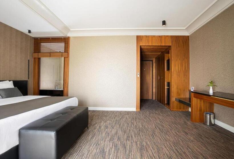 이그제큐티브 스위트, Select Hill Resort