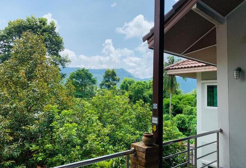 סוויטה משפחתית, Baan Suan Khun Yaiy