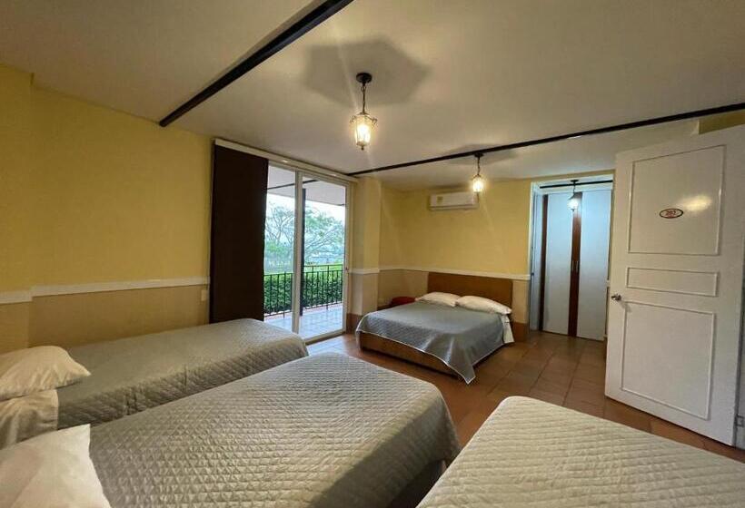 家庭间, Campestre Manoa