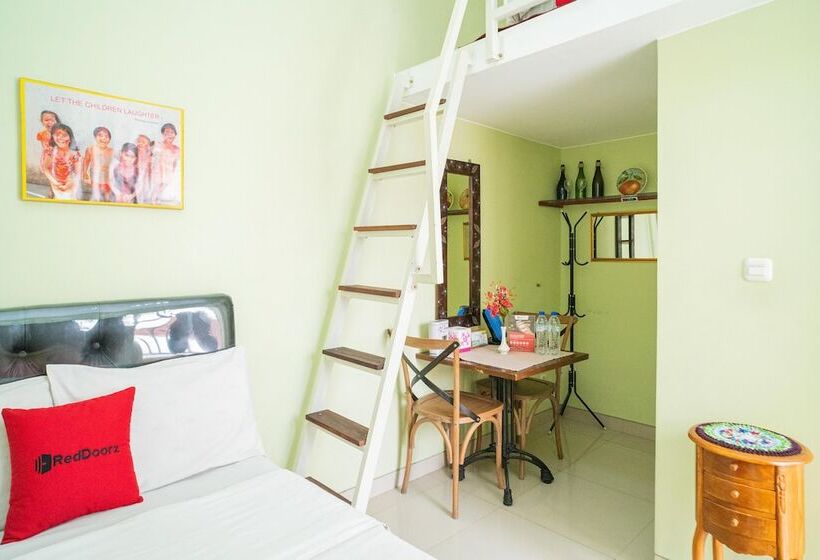 标准间, Reddoorz Syariah Near Suncity Mall Sidoarjo