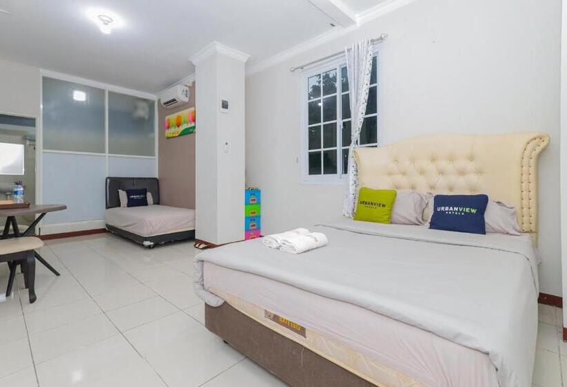 Семейный Номер, Urbanview Hotel Syariah Near Gelora Delta Sidoarjo