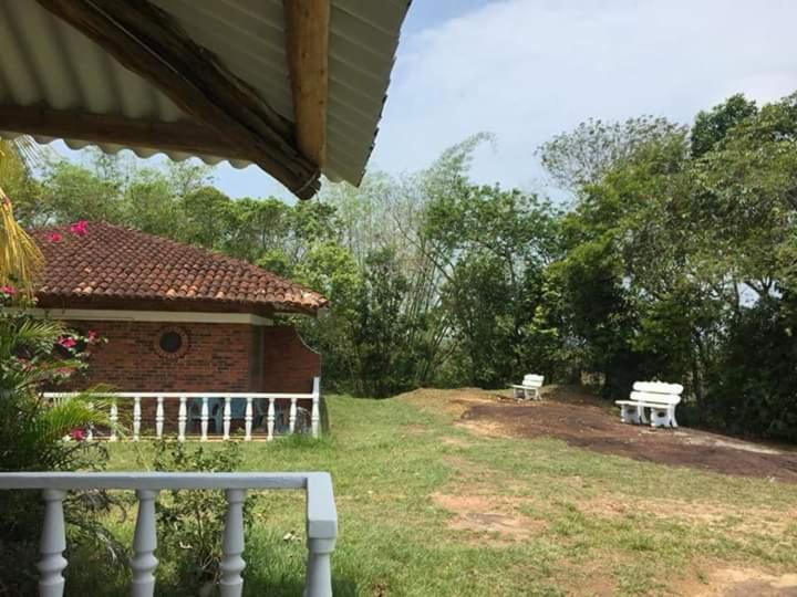 经济房, Campestre Luna Roja