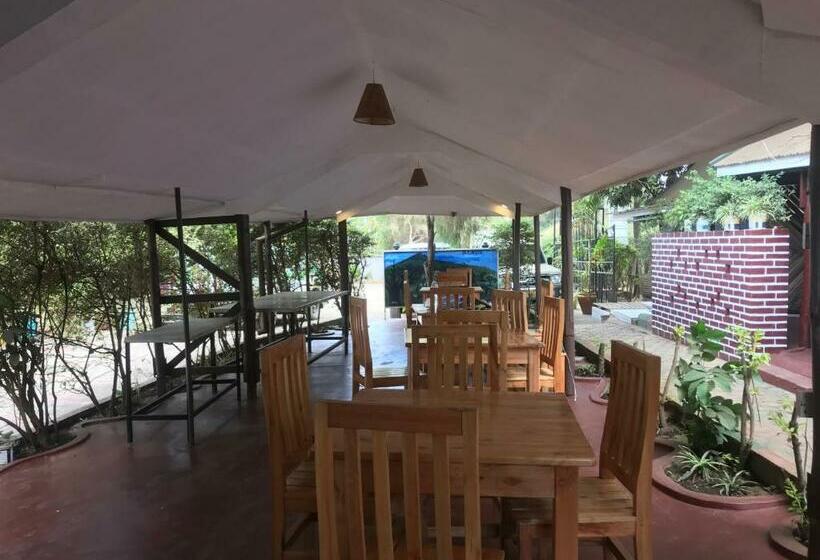 Стандартный Номер Кровать Кинг, Mzunguu Safari Lodge