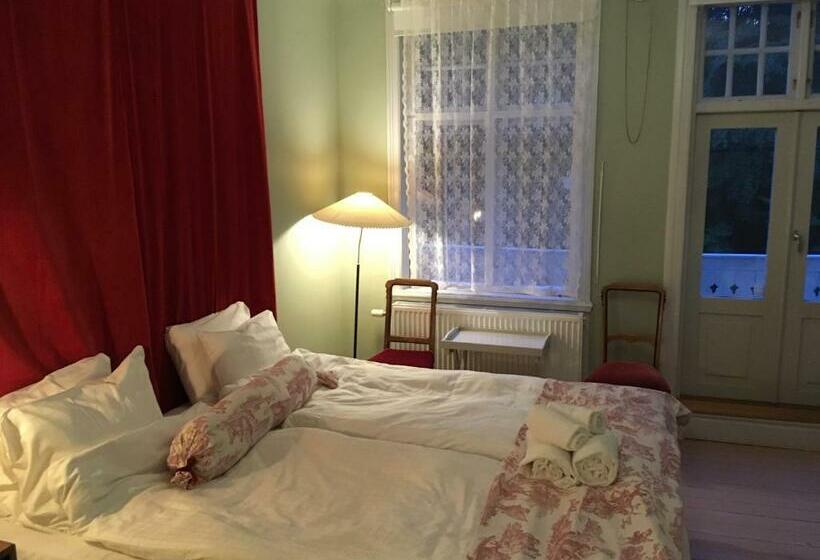标准间带阳台, Stf Villa Söderåsen B&b