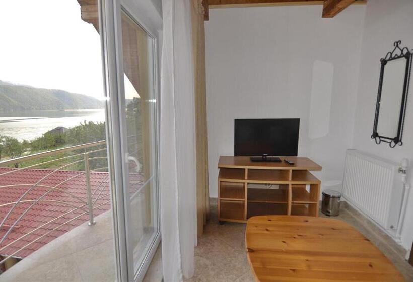 آپارتمان 1 خوابه با بالکن, Casa Marina