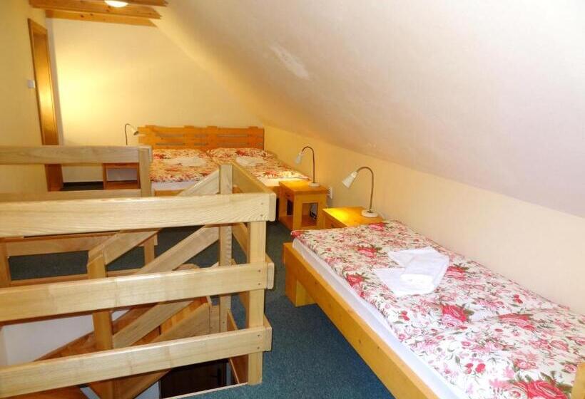 Семейные Апартаменты, Penzion Bystrinka