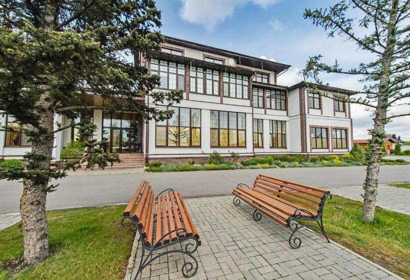 Номер Стандарт, Olympic Village