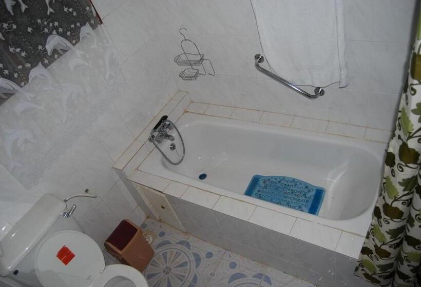 디럭스 룸, Sampson S Guesthouse Company Ltd