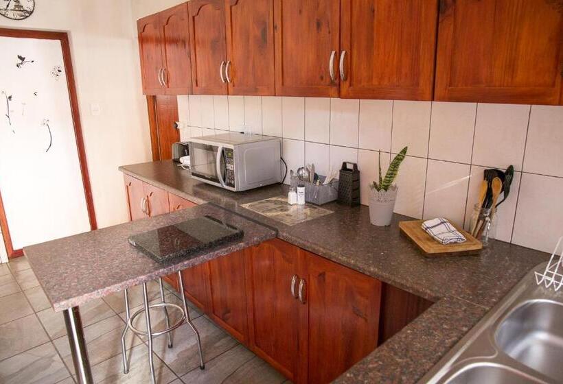 Президентский Люкс, Altenburgh Accommodation   Apartments