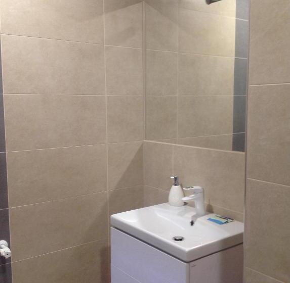 سوئیت 2 خوابه, Casa Avram