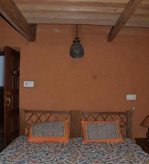 Семейный Номер, Shivanandi River Lodge