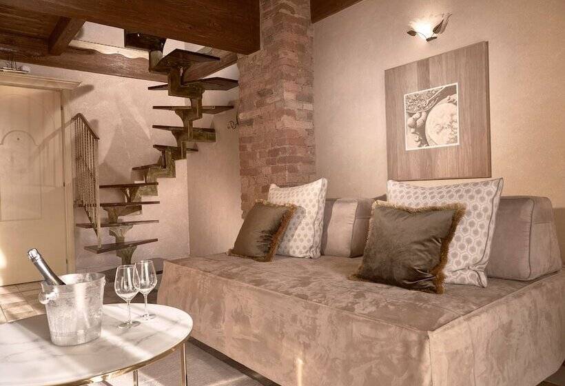 Полулюкс, Tenuta Montemagno Relais & Wines