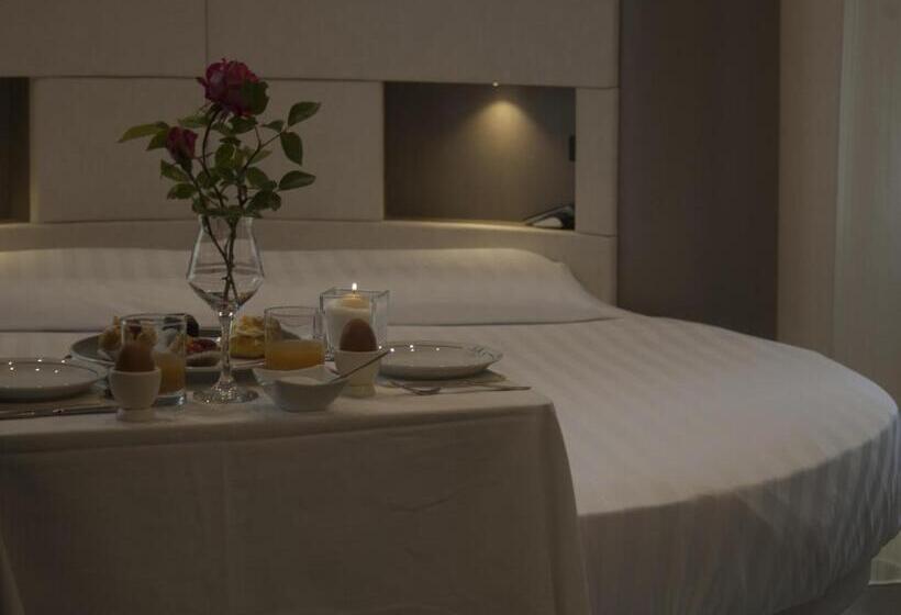 Люкс Классика, Albergo Ristorante Miramonti Toano