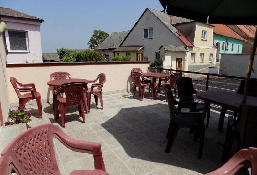 家庭间, Ubytování Apartmány Ferenčíková