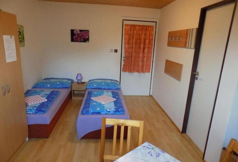 四人标准间, Ubytování Apartmány Ferenčíková
