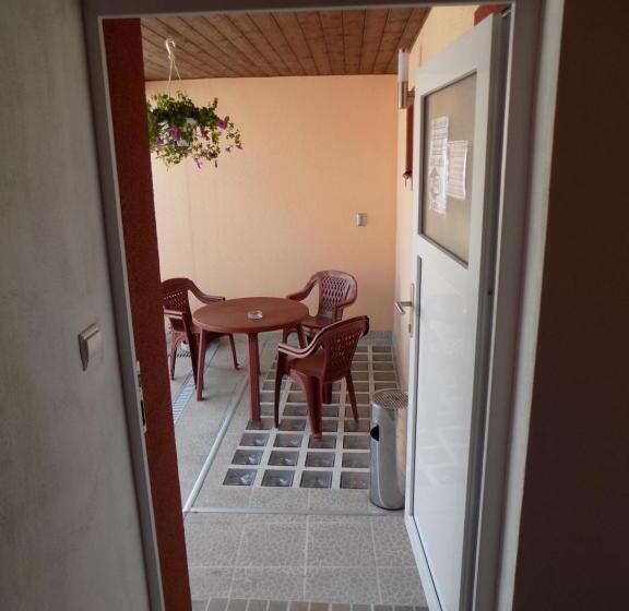 家庭间, Ubytování Apartmány Ferenčíková