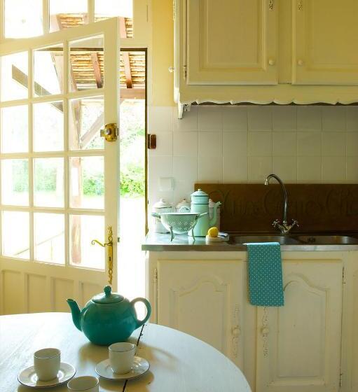 Дом 3 Спальни, Manoir De La Foulquetiere