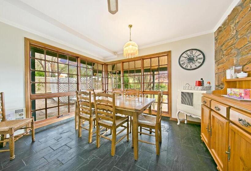 침실 4개 주택, Vineyard Cottage Bnb