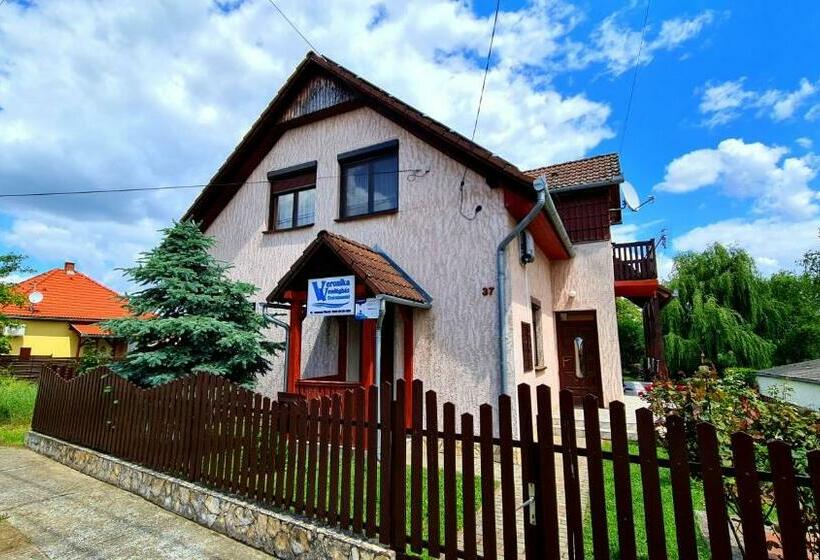 Четырехместный Номер Стандарт, Veronika Guesthouse