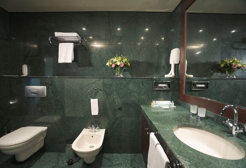 Номер Superior, Grand Hotel Sofia