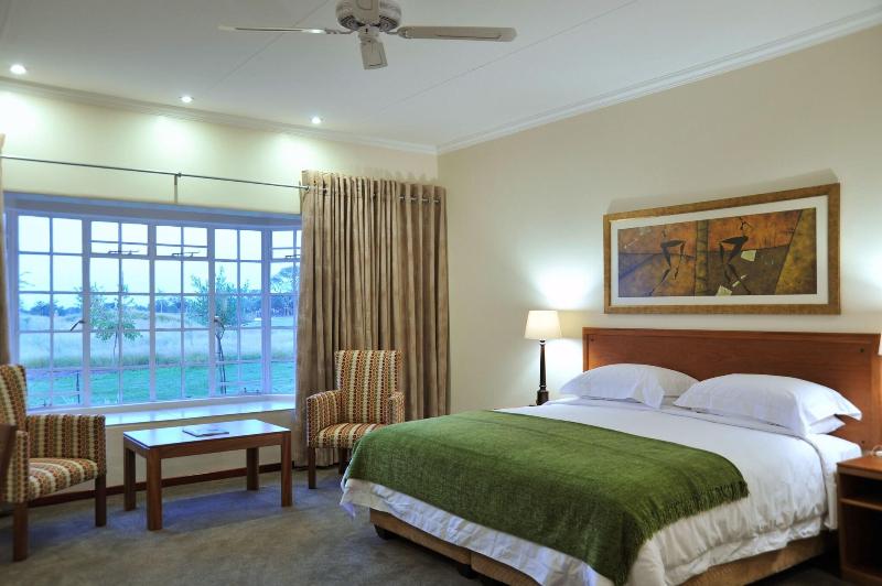 Шале 1 Спальня, Protea Hotel By Marriott Polokwane Ranch Resort