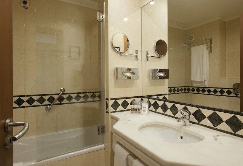 Quarto Estandar, Turim Europa