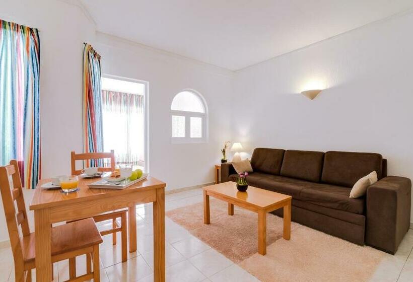 Quarto Triplo Standart, Monica Isabel Beach Club