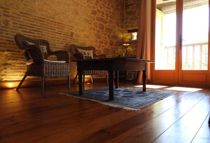 Люкс с Балконом, Chambre D'hôtes Les 3 Cochons D'olt